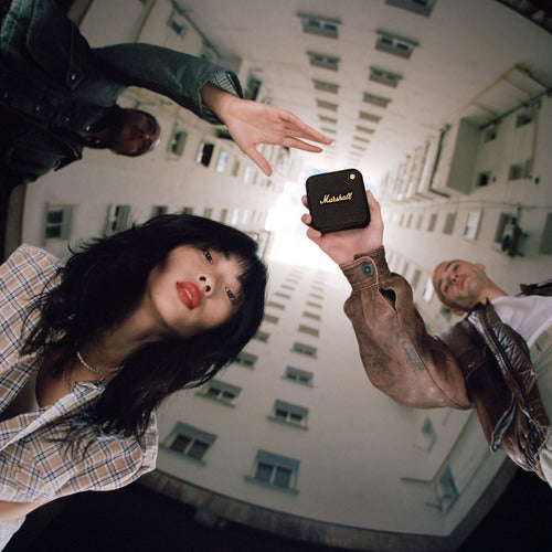 Bocina Bluetooth Marshall Willen - Resistente al Agua y con 15 Horas de Reproducción